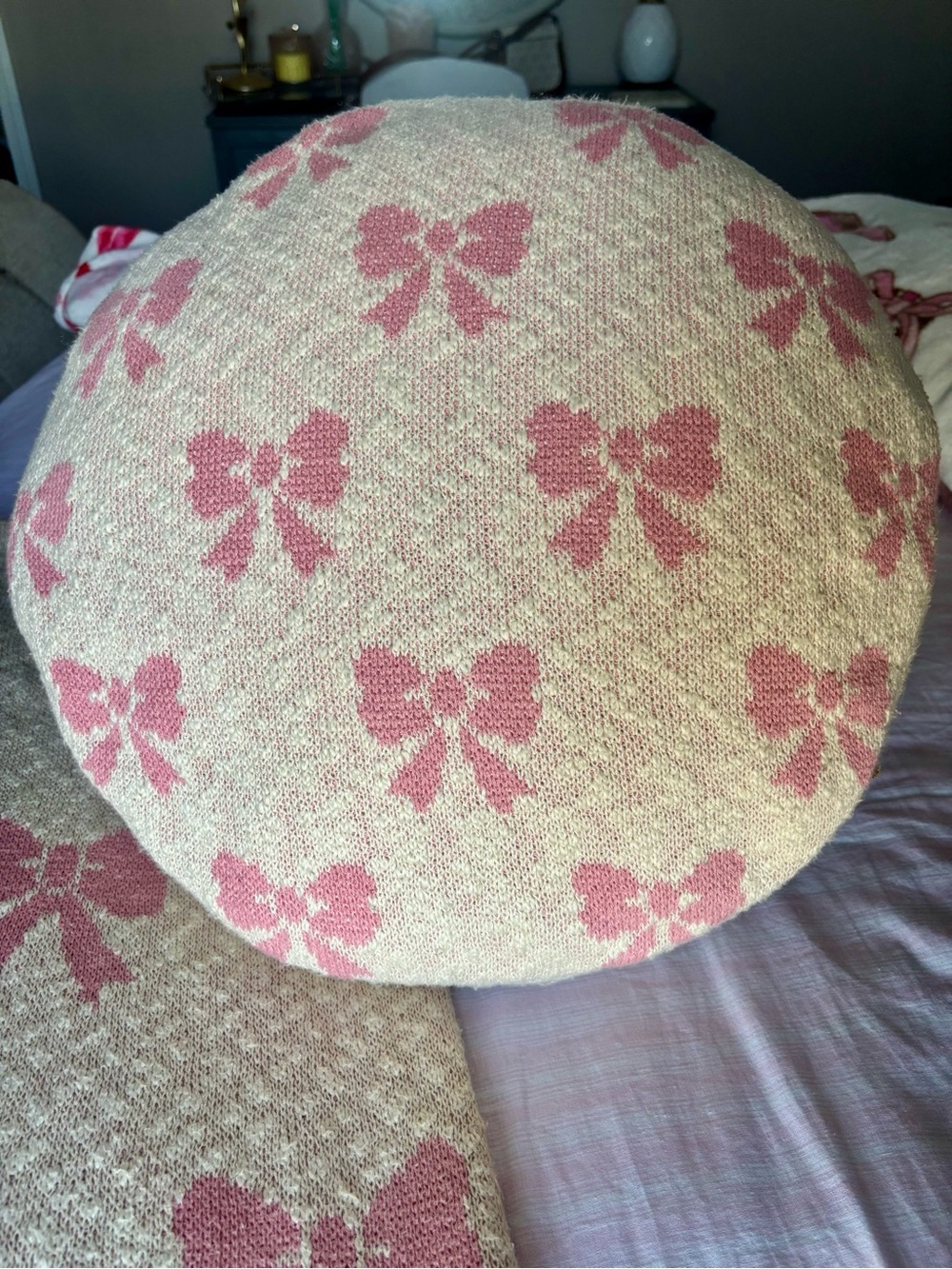 Cynthia Rowley Pink and Cream Bow Motif Round Accent Pillow